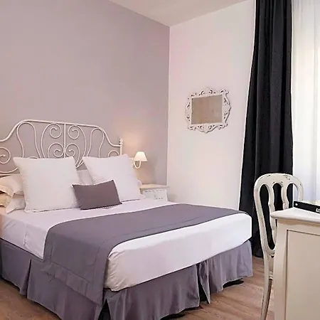 Couette-café Vaticano Charming 4*